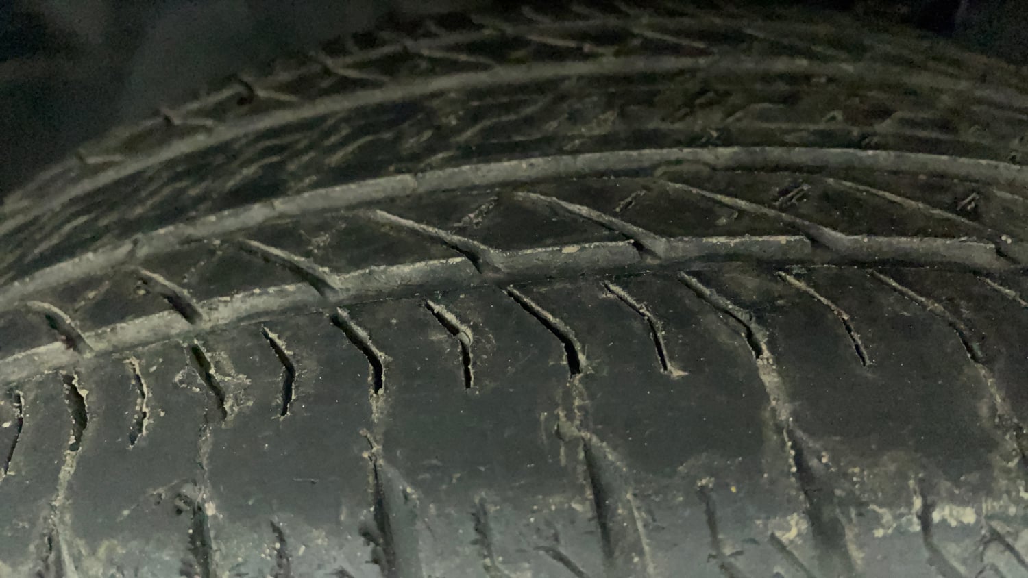 Used 2022 Tata Harrier XZ Plus Dark Edition Diesel Manual tyres LEFT FRONT TYRE TREAD VIEW