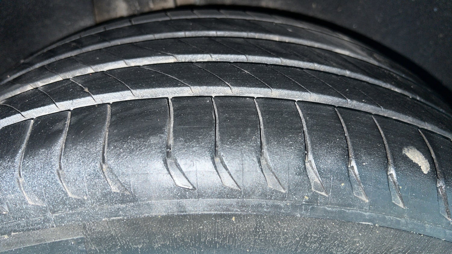 Used 2019 Maruti Suzuki Baleno Zeta Petrol Manual tyres RIGHT REAR TYRE TREAD VIEW