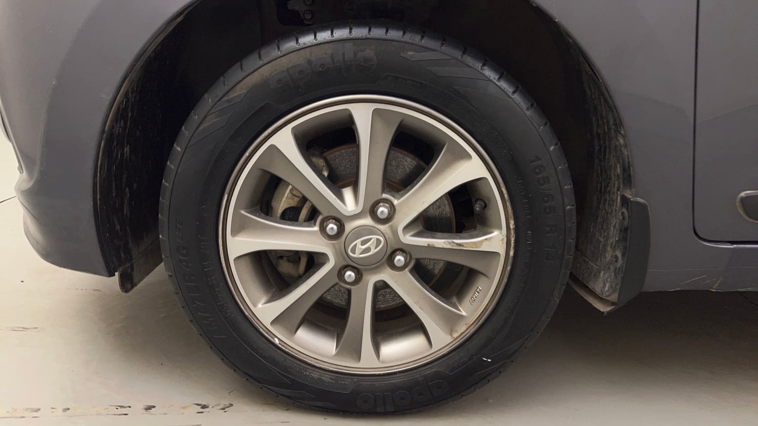 Used 2015 Hyundai Grand i10 Asta 1.2 Kappa VTVT Petrol Manual tyres LEFT FRONT TYRE RIM VIEW