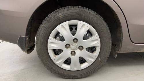 Used 2015 Honda Amaze 1.2 S i-VTEC Petrol Manual tyres RIGHT REAR TYRE RIM VIEW