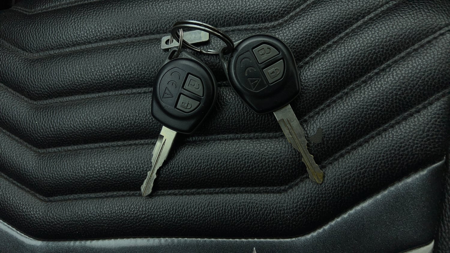 Used 2018 maruti-suzuki Vitara Brezza ZDi AGS Diesel Automatic extra CAR KEY VIEW