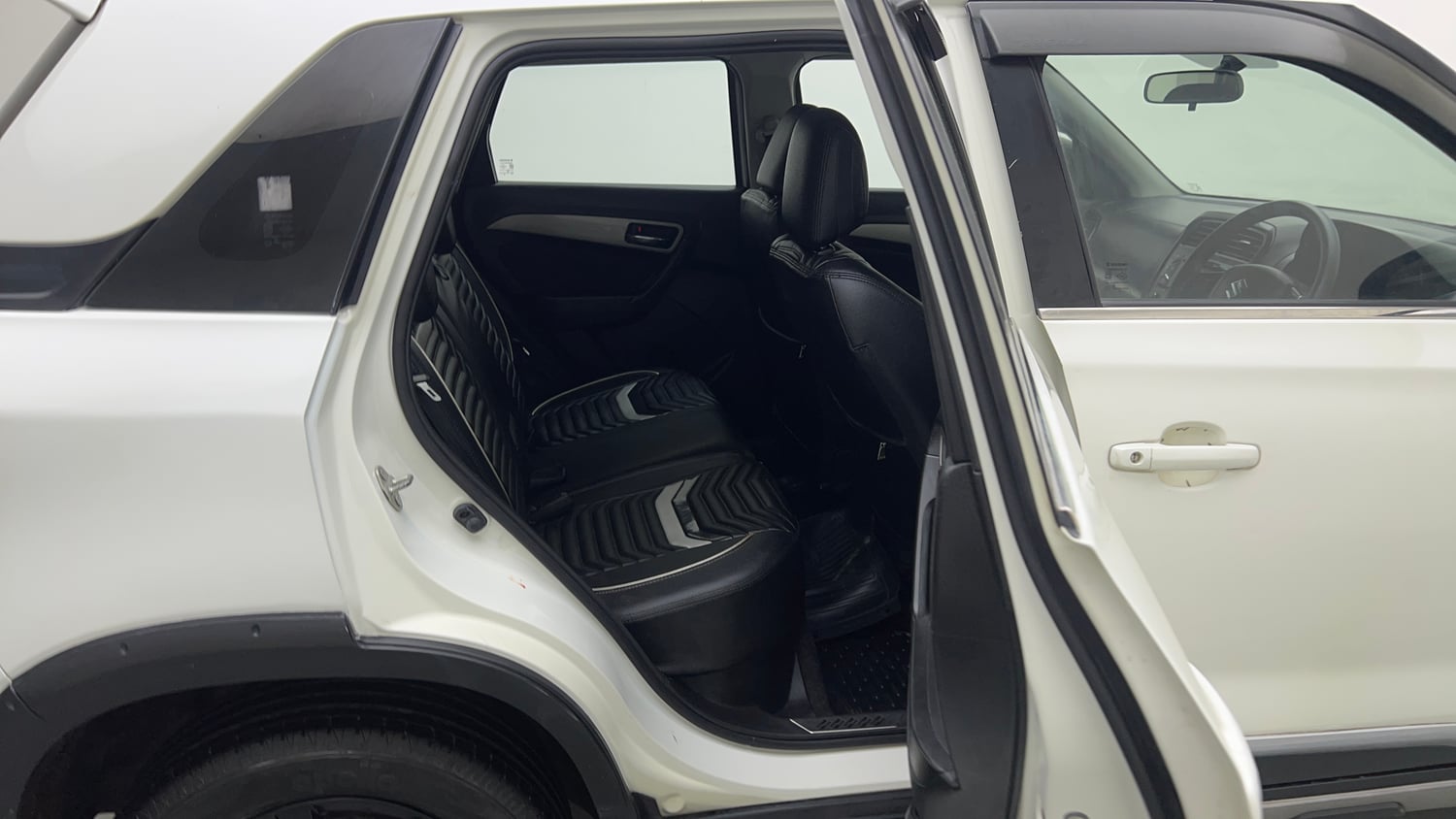 Used 2018 maruti-suzuki Vitara Brezza ZDi AGS Diesel Automatic interior RIGHT SIDE REAR DOOR CABIN VIEW