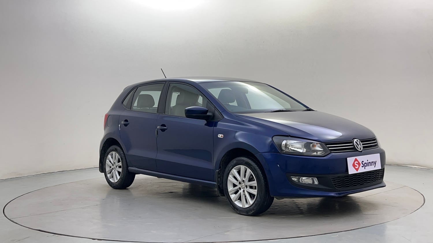 Used 2014 Volkswagen Polo Highline1.2L (P) Petrol Manual exterior RIGHT FRONT CORNER VIEW