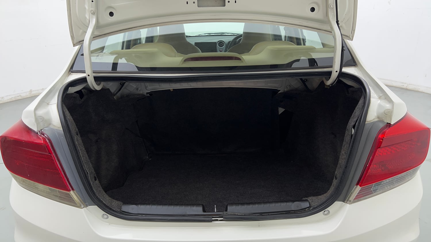 Used 2015 Honda Amaze 1.2 S i-VTEC Petrol Manual interior DICKY INSIDE VIEW