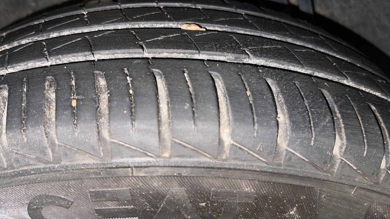 Used 2019 Renault Kwid CLIMBER 1.0 Opt Petrol Manual tyres RIGHT REAR TYRE TREAD VIEW