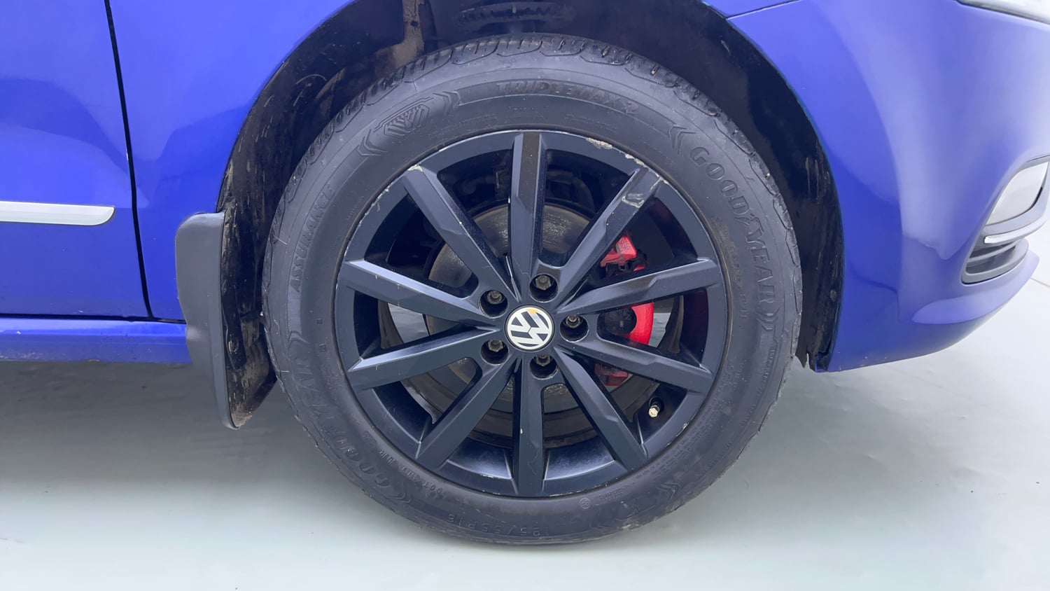 Used 2019 Volkswagen Polo Highline Plus 1.0 (P) 16 Alloy Petrol Manual tyres RIGHT FRONT TYRE RIM VIEW