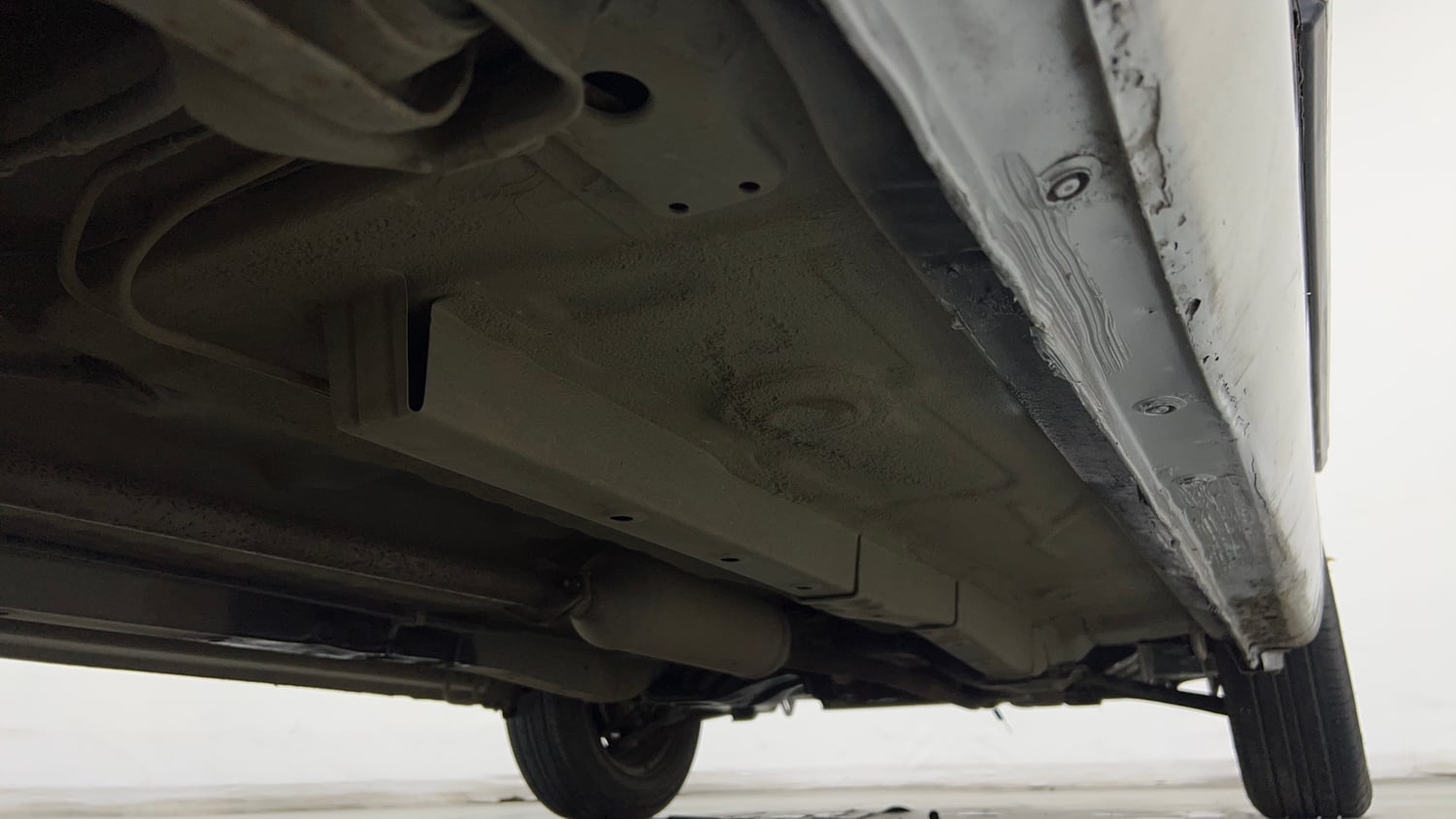 Used 2016 Maruti Suzuki Wagon R 1.0 VXI AMT Petrol Automatic extra REAR RIGHT UNDERBODY VIEW