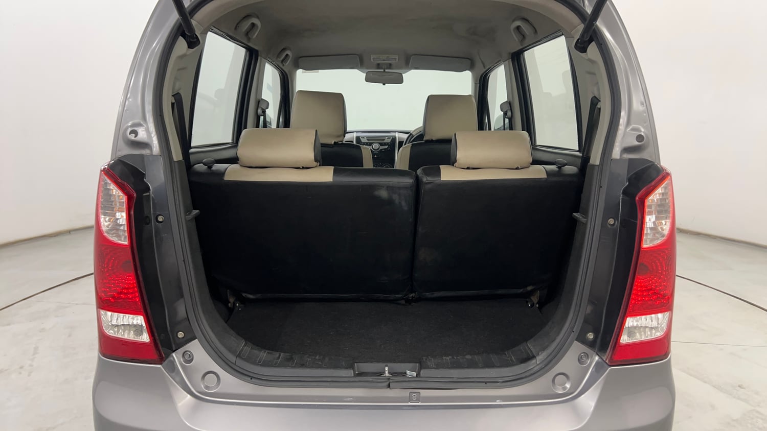 Used 2013 Maruti Suzuki Wagon R VXI Petrol Manual interior DICKY INSIDE VIEW