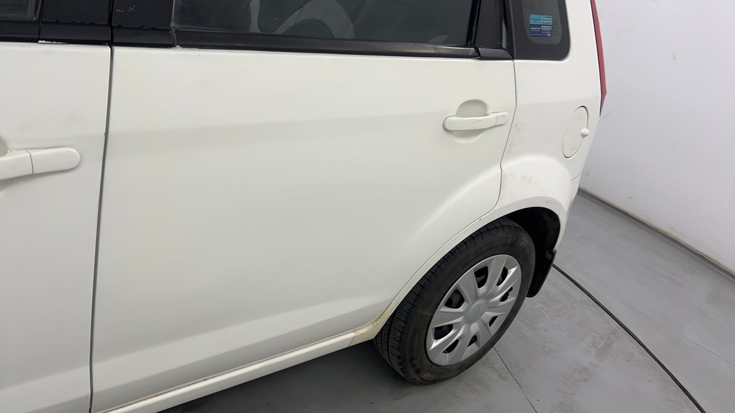 Used 2013 Ford Figo Duratorq Diesel ZXI 1.4 Diesel Manual dents MINOR SCRATCH