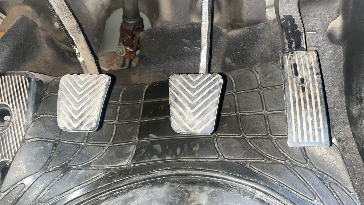 Used 2014 Hyundai i20 Magna 1.2 Petrol Manual interior PEDALS VIEW