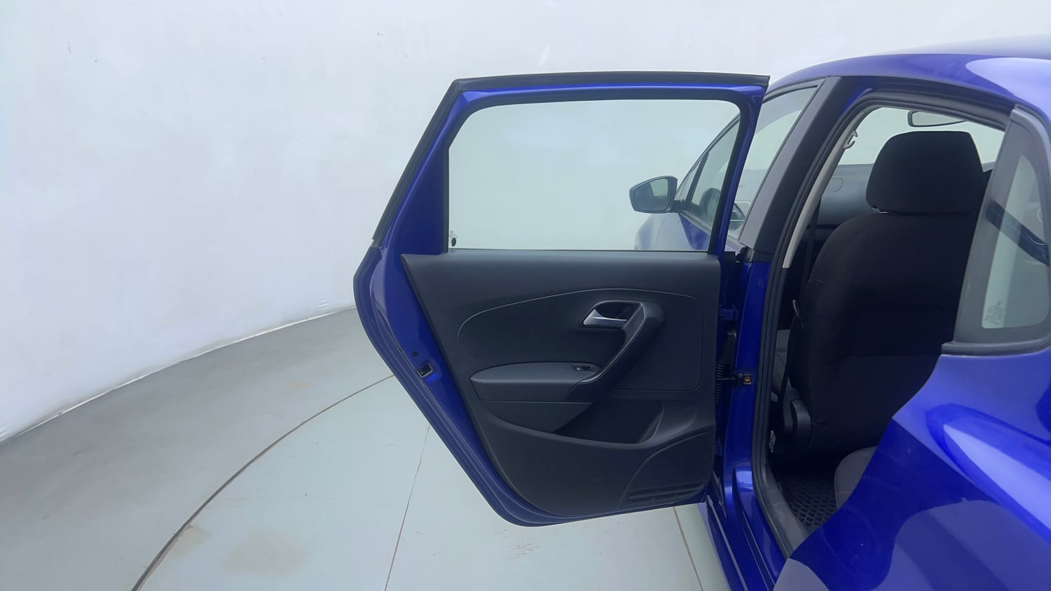 Used 2019 Volkswagen Polo Highline Plus 1.0 (P) 16 Alloy Petrol Manual interior LEFT REAR DOOR OPEN VIEW