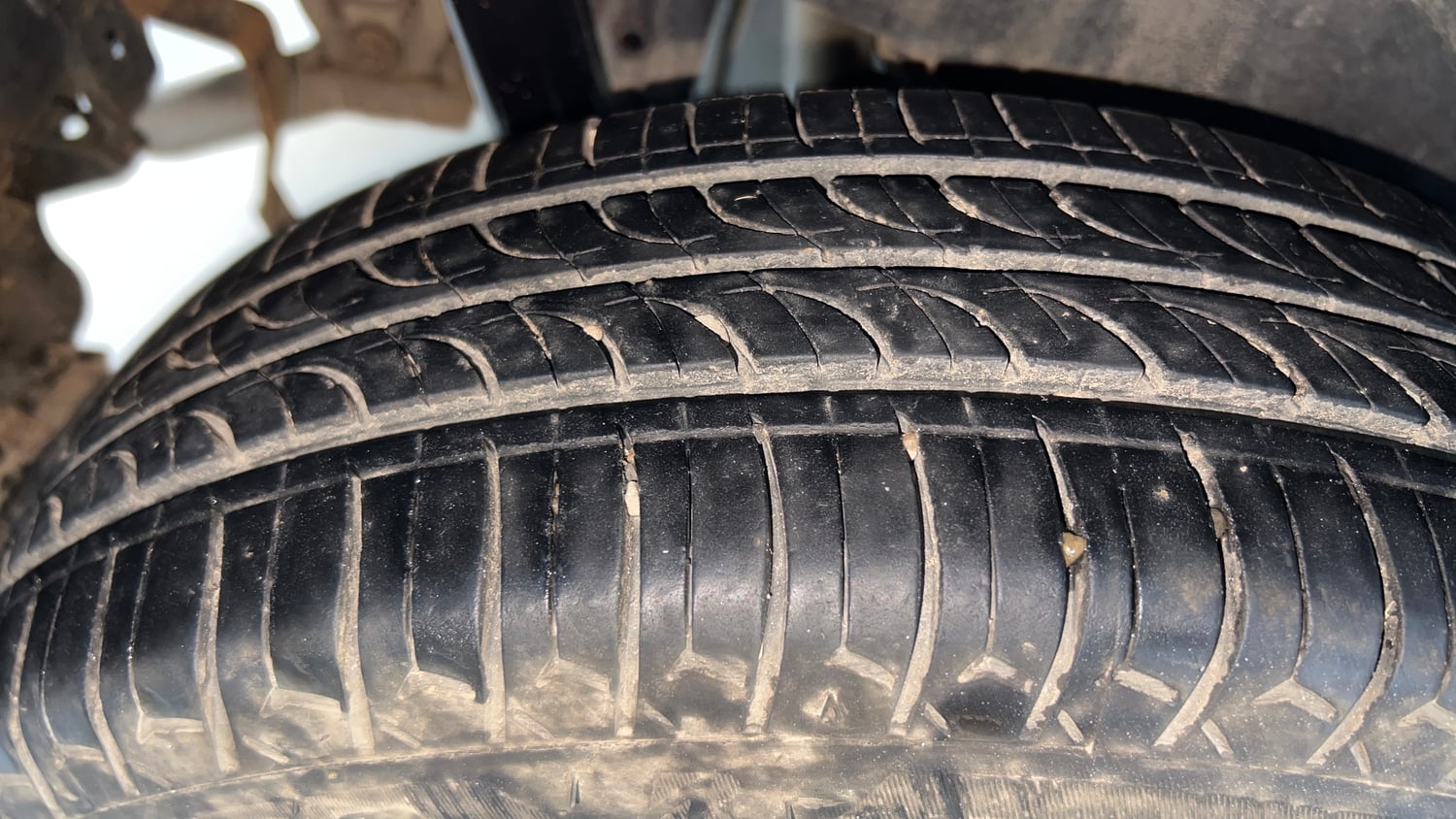 Used 2013 Maruti Suzuki Wagon R VXI Petrol Manual tyres RIGHT REAR TYRE TREAD VIEW