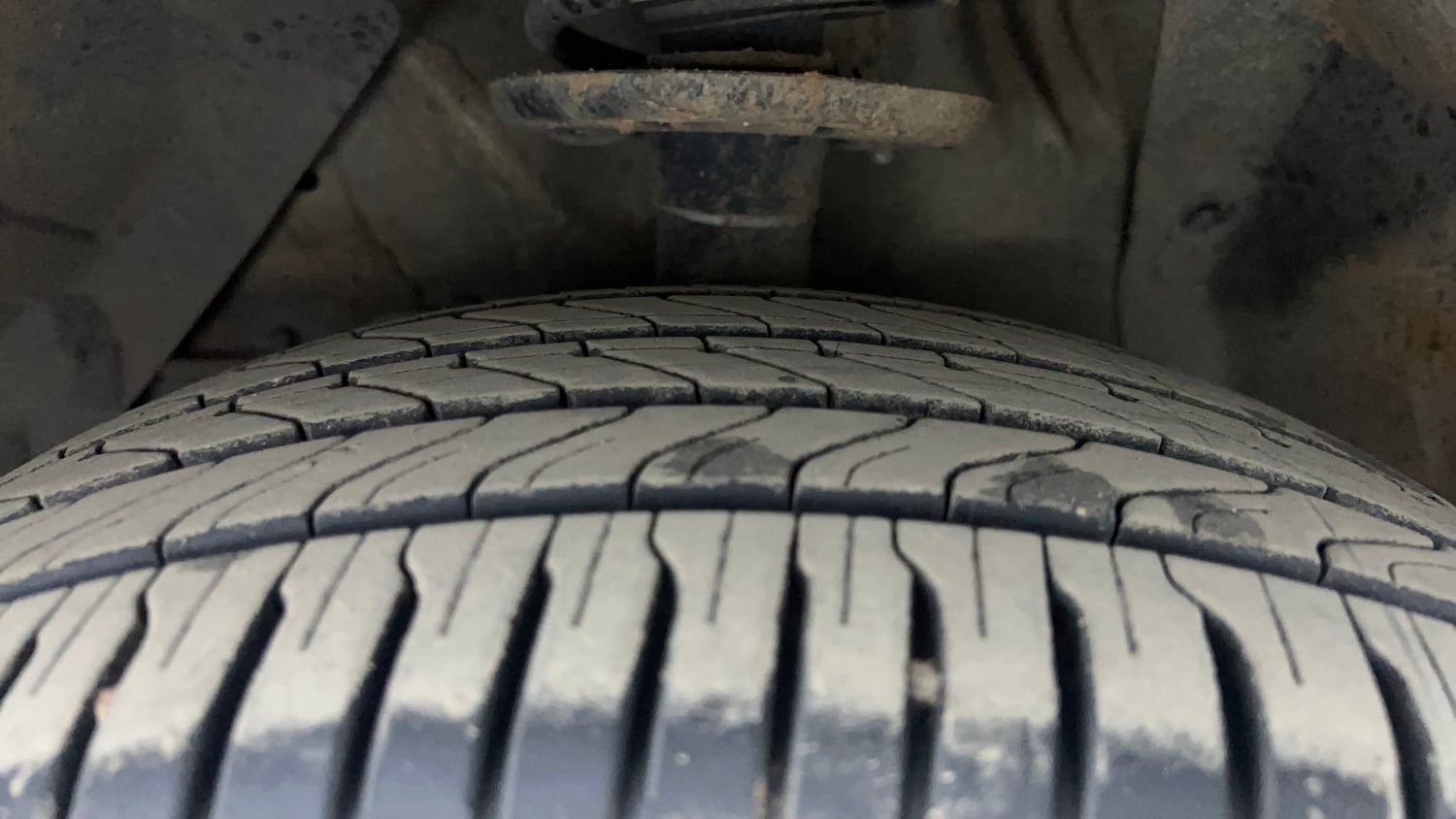 Used 2021 Maruti Suzuki S-Cross Zeta AT Petrol Automatic tyres LEFT FRONT TYRE TREAD VIEW