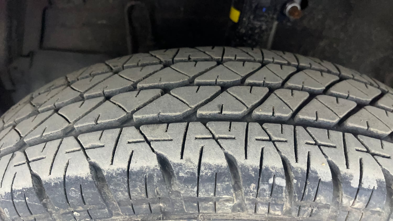 Used 2016 Maruti Suzuki Swift VXi Petrol Manual tyres LEFT FRONT TYRE TREAD VIEW