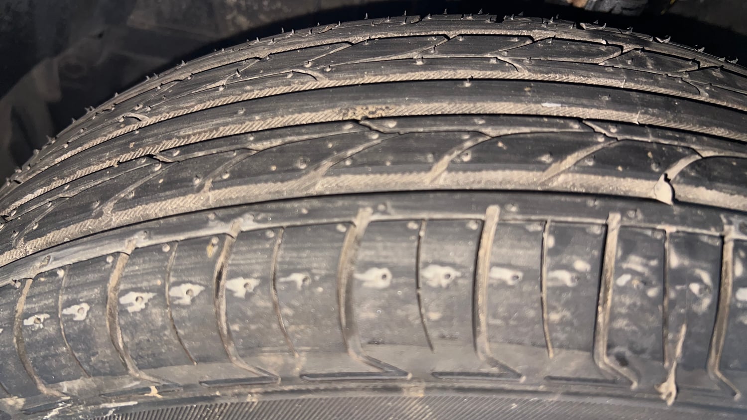 Used 2016 Maruti Suzuki Swift Dzire VXI (O) Petrol Manual tyres LEFT FRONT TYRE TREAD VIEW
