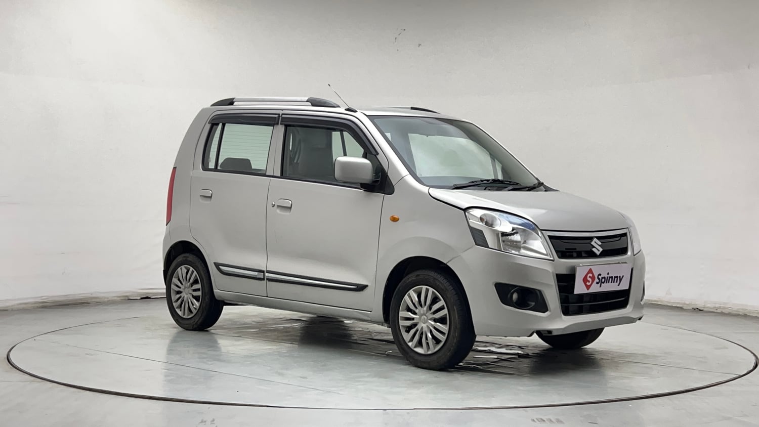 Used 2016 Maruti Suzuki Wagon R 1.0 VXI AMT Petrol Automatic exterior RIGHT FRONT CORNER VIEW