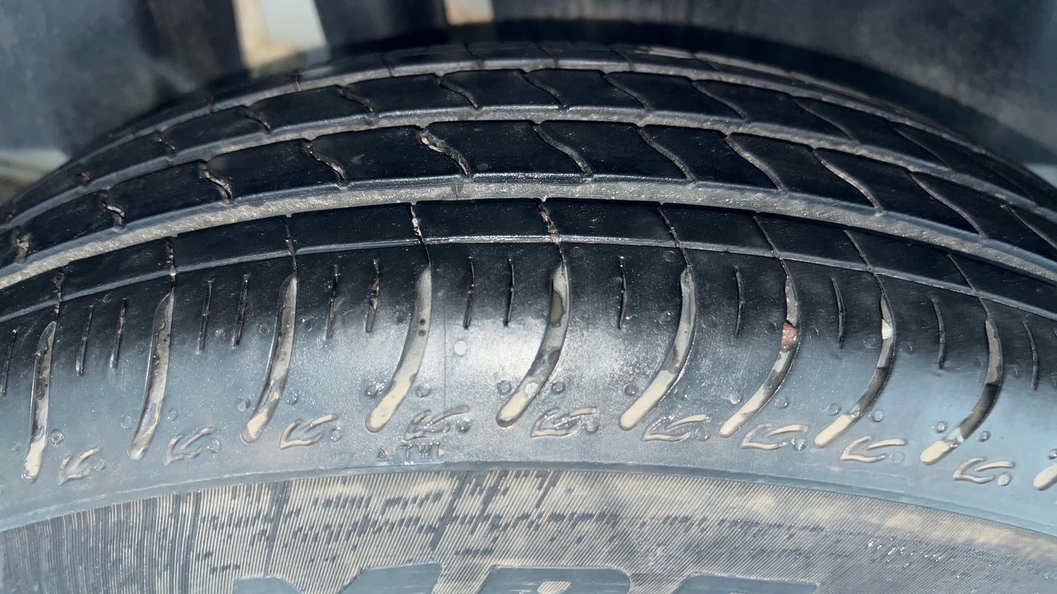 Used 2026 Maruti Suzuki Swift LXi Petrol Manual tyres RIGHT REAR TYRE TREAD VIEW