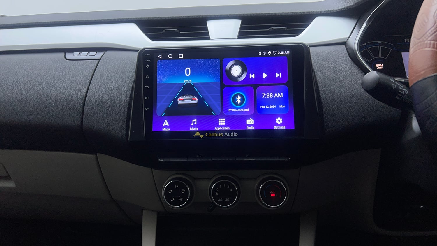 Used 2020 Renault Triber RXZ Petrol Manual top_features Touch screen infotainment system