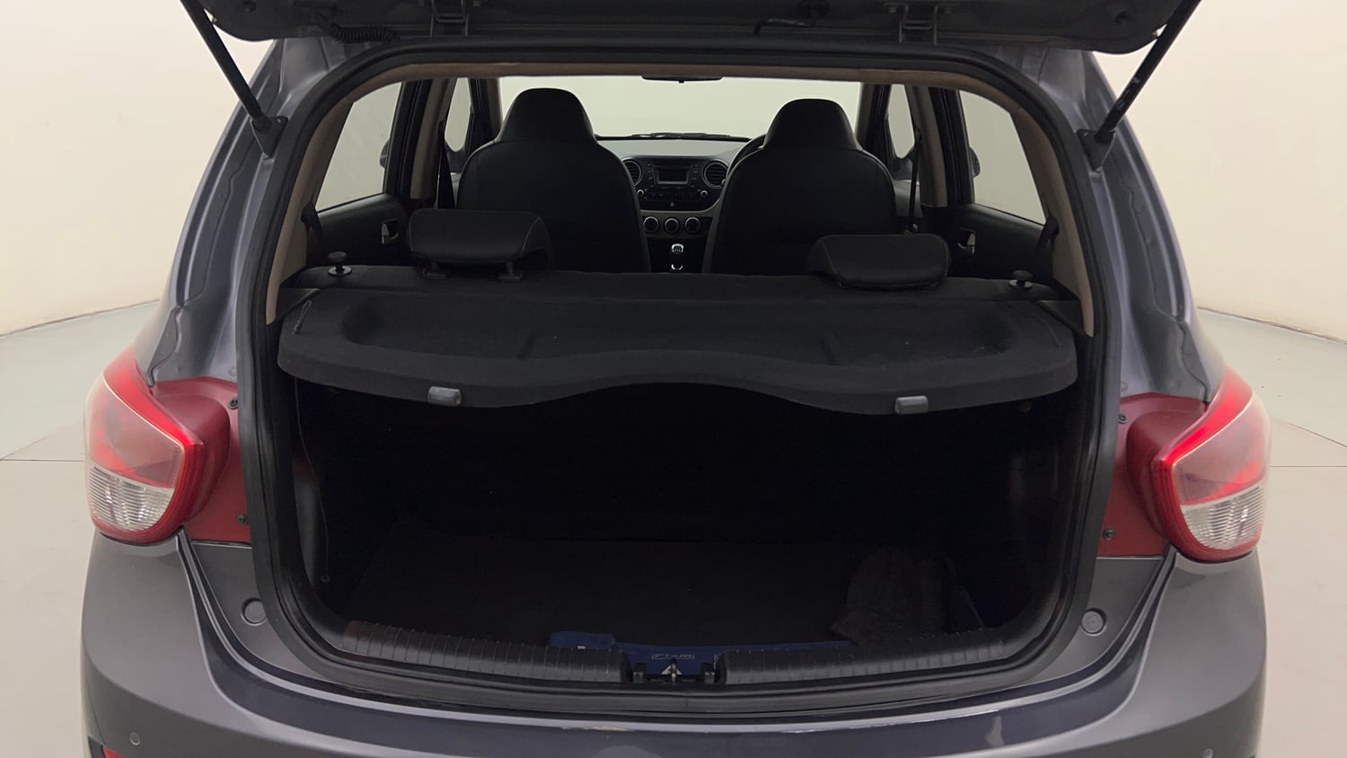 Used 2015 Hyundai Grand i10 Asta 1.2 Kappa VTVT Petrol Manual interior DICKY INSIDE VIEW