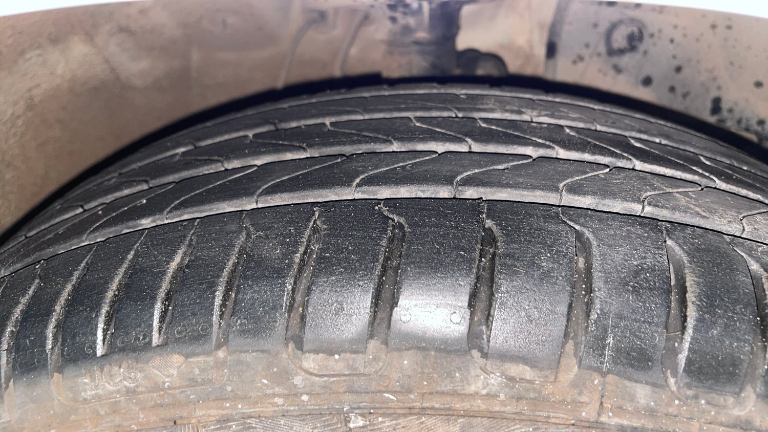 Used 2016 Honda City VX CVT Petrol Automatic tyres RIGHT FRONT TYRE TREAD VIEW