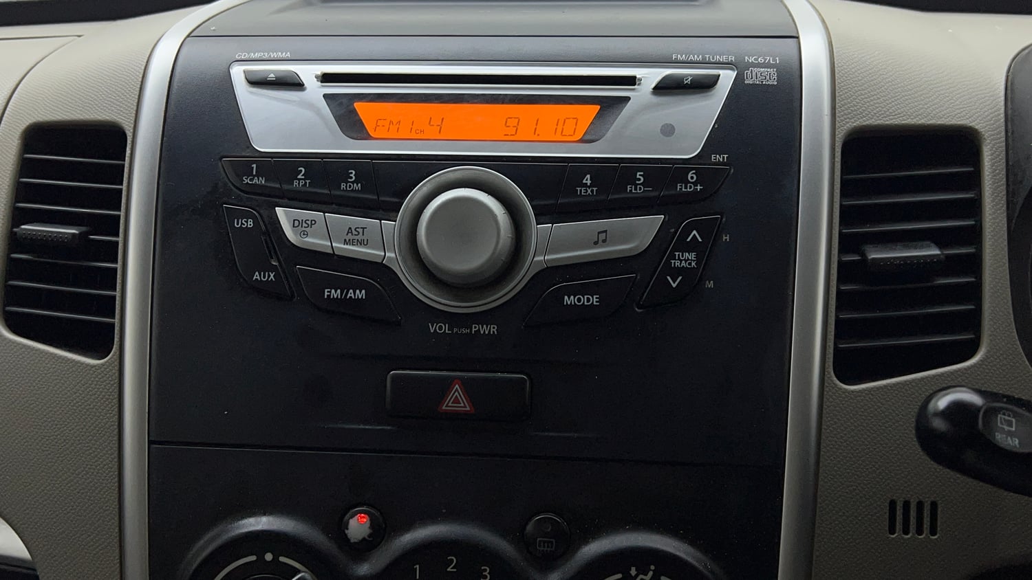 Used 2016 Maruti Suzuki Wagon R 1.0 VXI AMT Petrol Automatic top_features Integrated (in-dash) music system