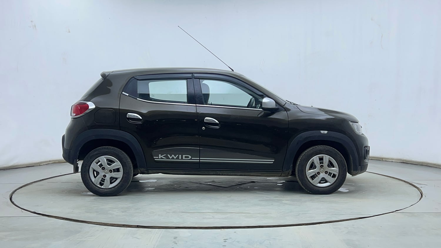Used 2019 Renault Kwid 1.0 RXT AMT Opt Petrol Automatic exterior RIGHT SIDE VIEW