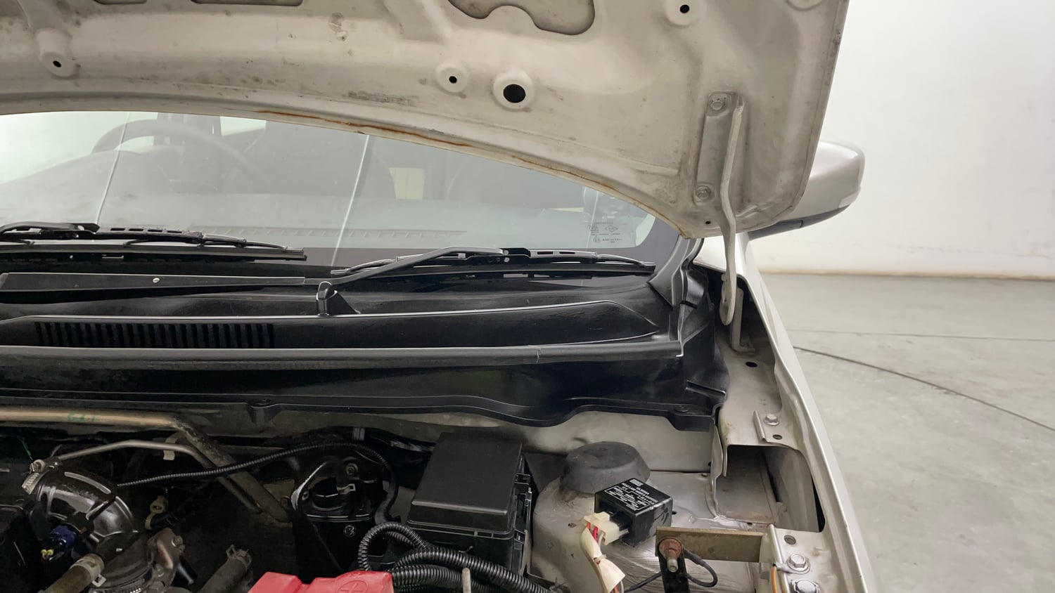 Used 2017 Maruti Suzuki Celerio ZXi Petrol Manual engine ENGINE LEFT SIDE HINGE & APRON VIEW