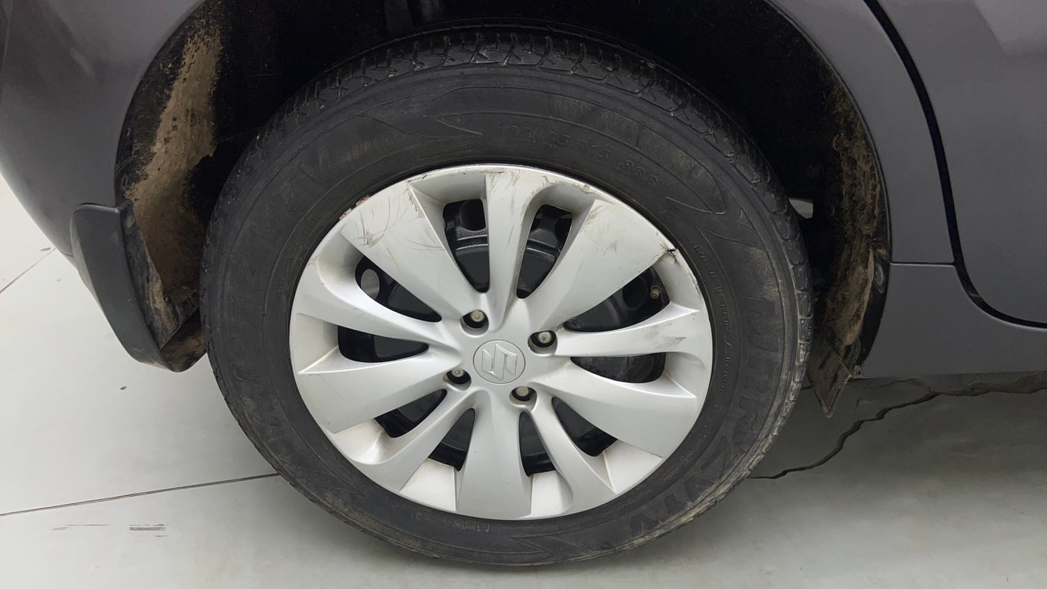 Used 2018 Maruti Suzuki Baleno Delta 1.2 Petrol Manual tyres RIGHT REAR TYRE RIM VIEW