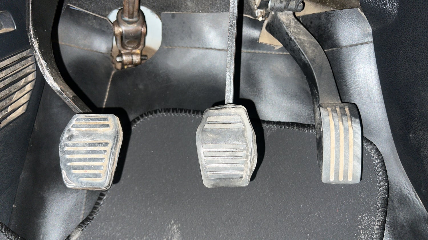 Used 2013 Ford Figo Duratorq Diesel ZXI 1.4 Diesel Manual interior PEDALS VIEW