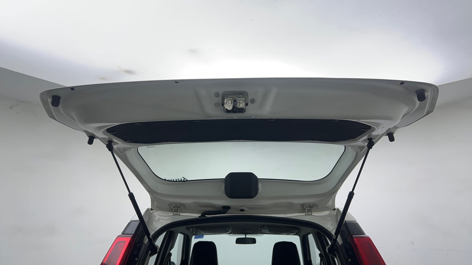 Used 2020 Maruti Suzuki Wagon R 1.0 VXi 1.0 AMT Petrol Automatic interior DICKY DOOR OPEN VIEW