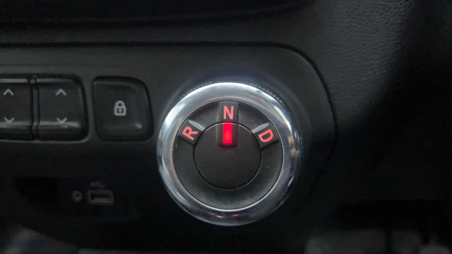 Used 2019 Renault Kwid 1.0 RXT AMT Opt Petrol Automatic interior GEAR  KNOB VIEW