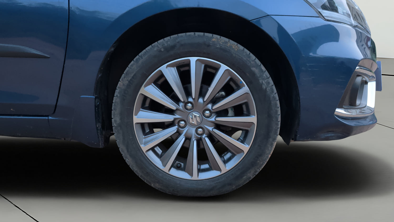 Used 2019 Maruti Suzuki Ciaz Alpha Hybrid 1.5 Petrol Manual tyres RIGHT FRONT TYRE RIM VIEW