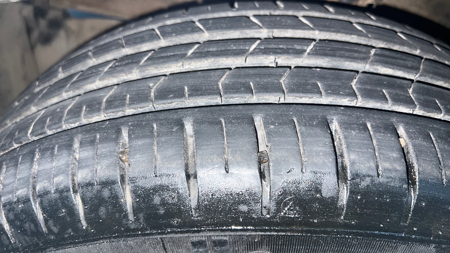 Used 2023 Maruti Suzuki Baleno Alpha MT Petrol Manual tyres LEFT FRONT TYRE TREAD VIEW
