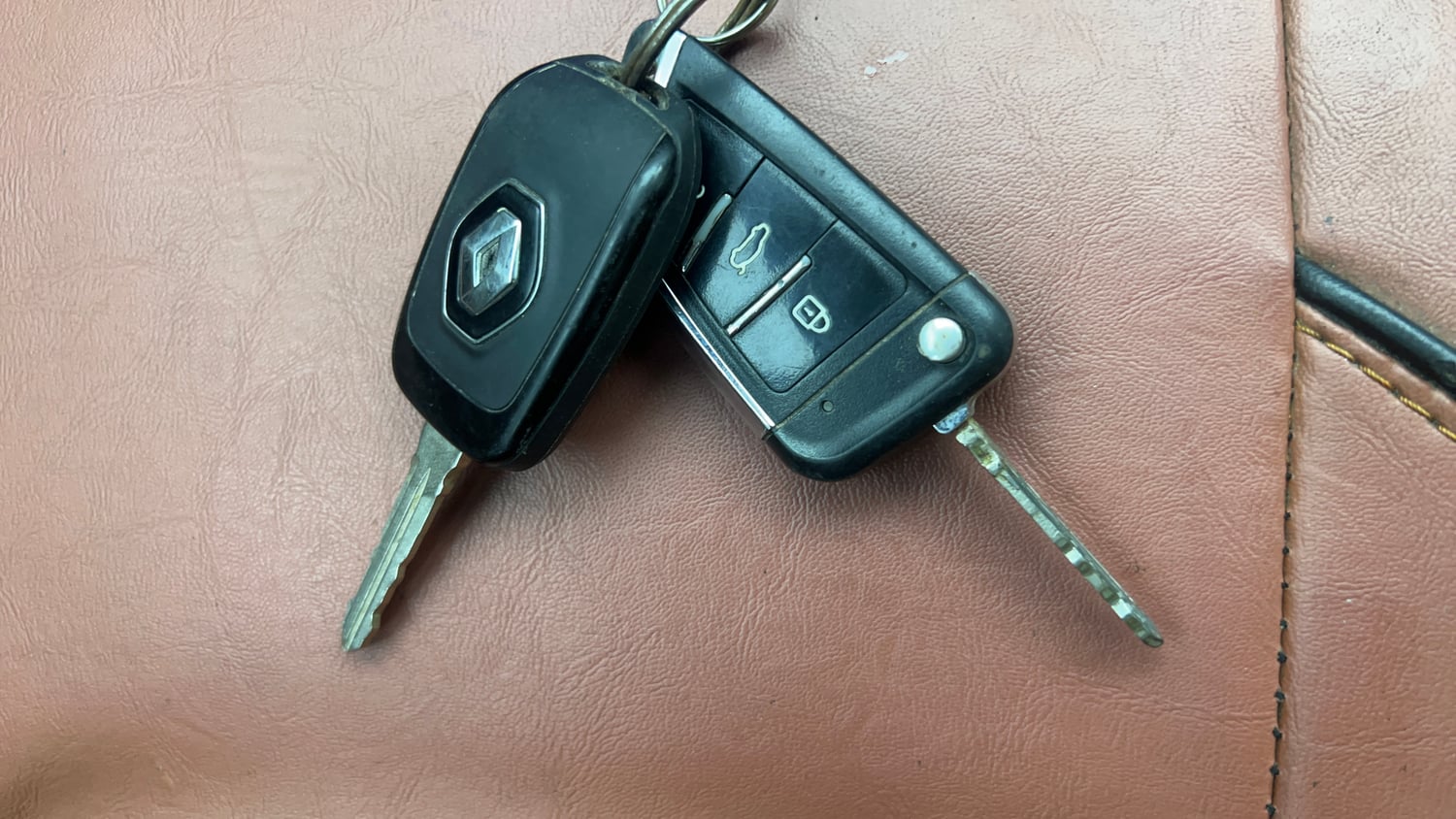 Used 2019 Renault Triber RXE Petrol Manual extra CAR KEY VIEW