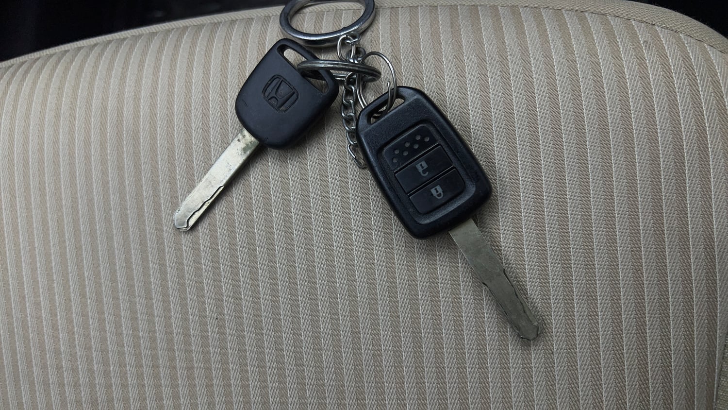 Used 2022 Honda Amaze S MT 1.2 Petrol Petrol Manual extra CAR KEY VIEW