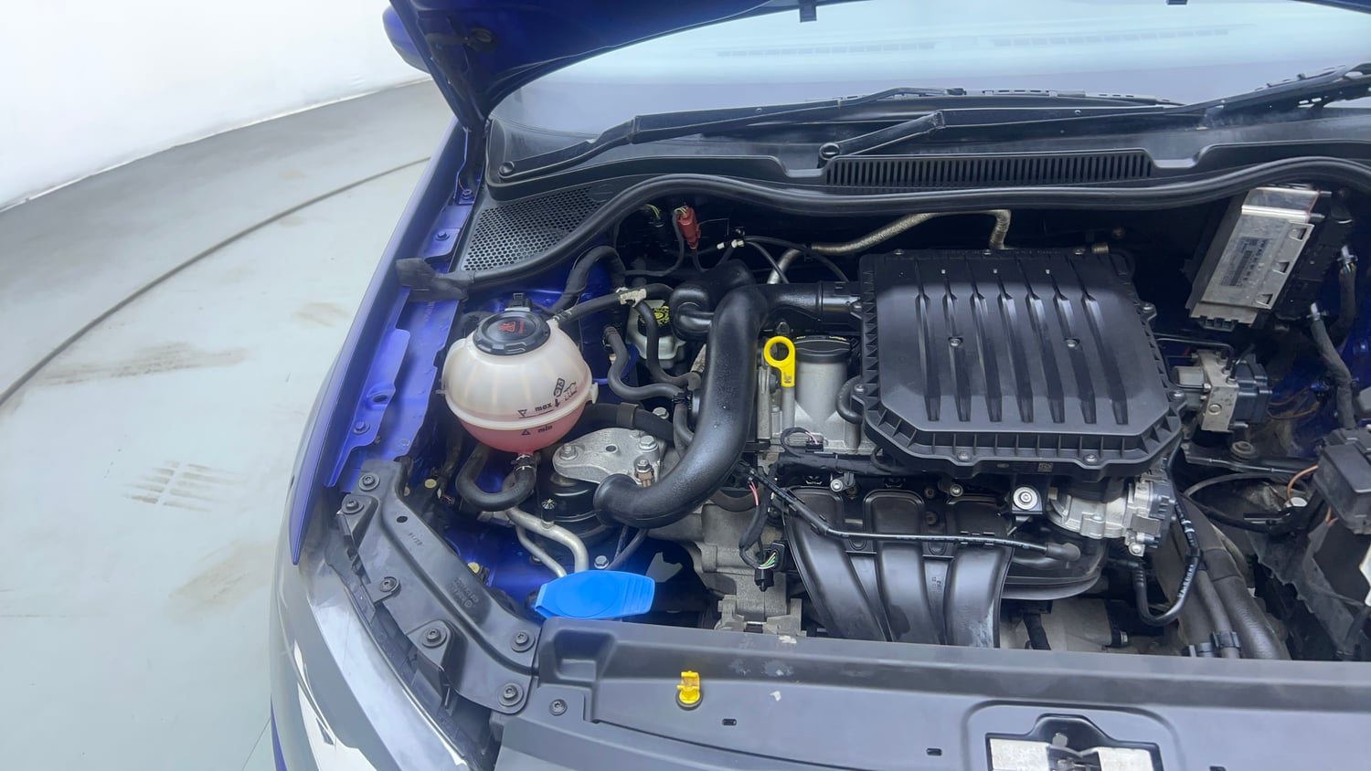 Used 2019 Volkswagen Polo Highline Plus 1.0 (P) 16 Alloy Petrol Manual engine ENGINE RIGHT SIDE VIEW