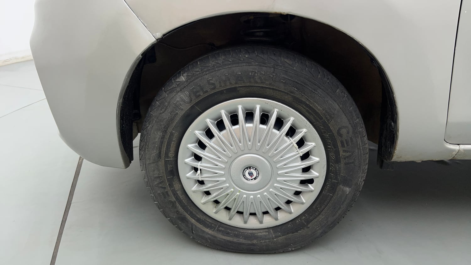 Used 2023 Maruti Suzuki Alto 800 LXi (O) CNG Cng Manual tyres LEFT FRONT TYRE RIM VIEW