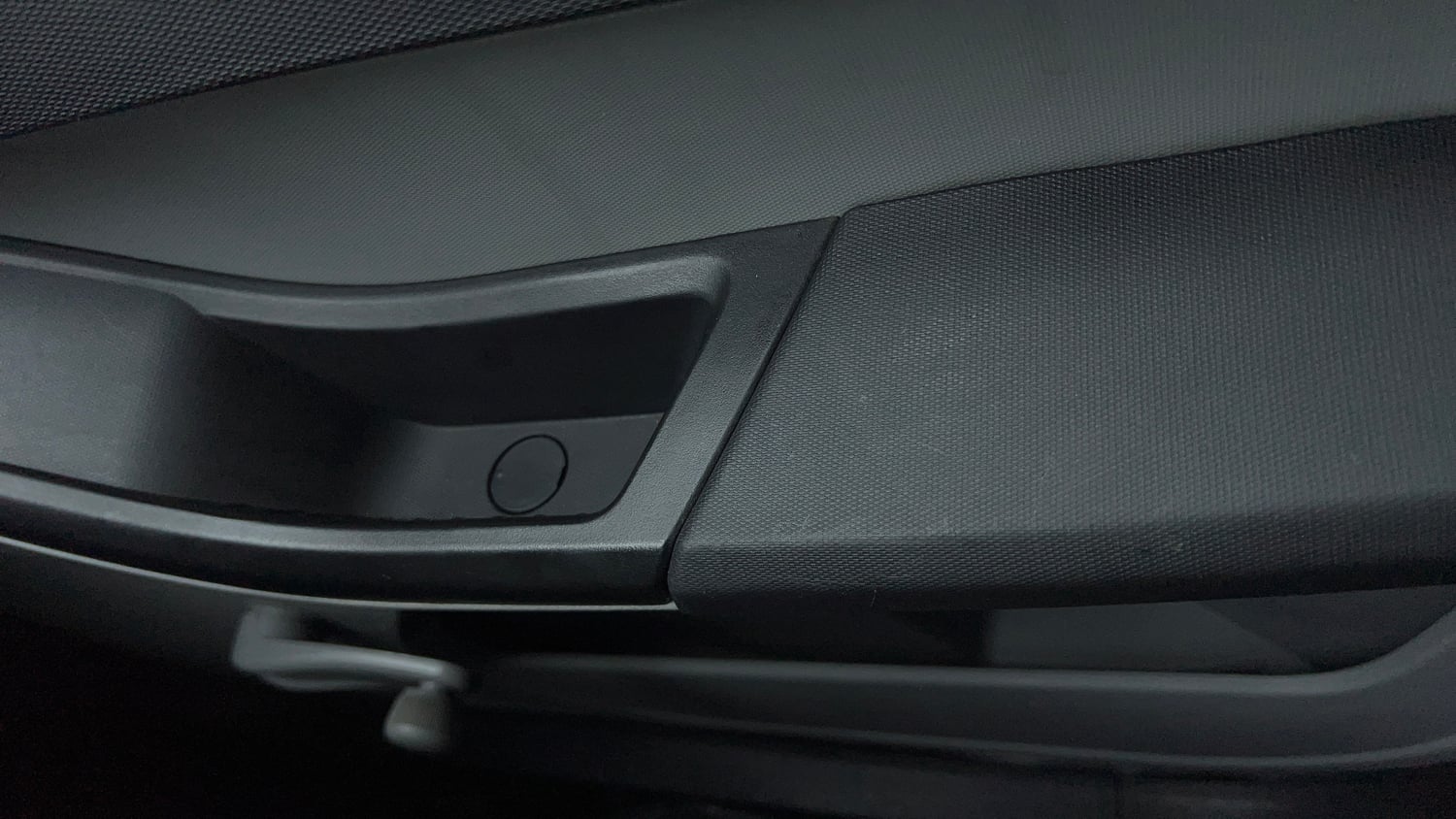 Used 2025 Tata Tiago XE Petrol Manual top_features Door pockets