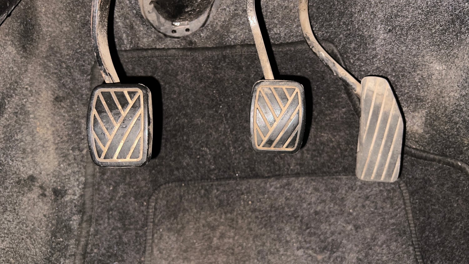 Used 2013 Maruti Suzuki Wagon R VXI Petrol Manual interior PEDALS VIEW
