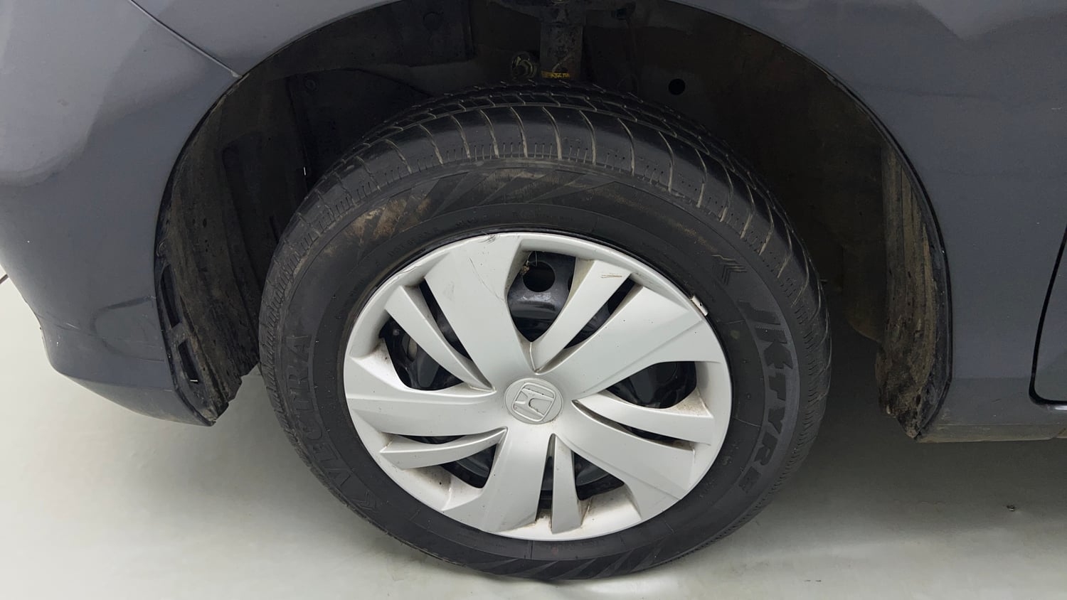 Used 2022 Honda Amaze S MT 1.2 Petrol Petrol Manual tyres LEFT FRONT TYRE RIM VIEW