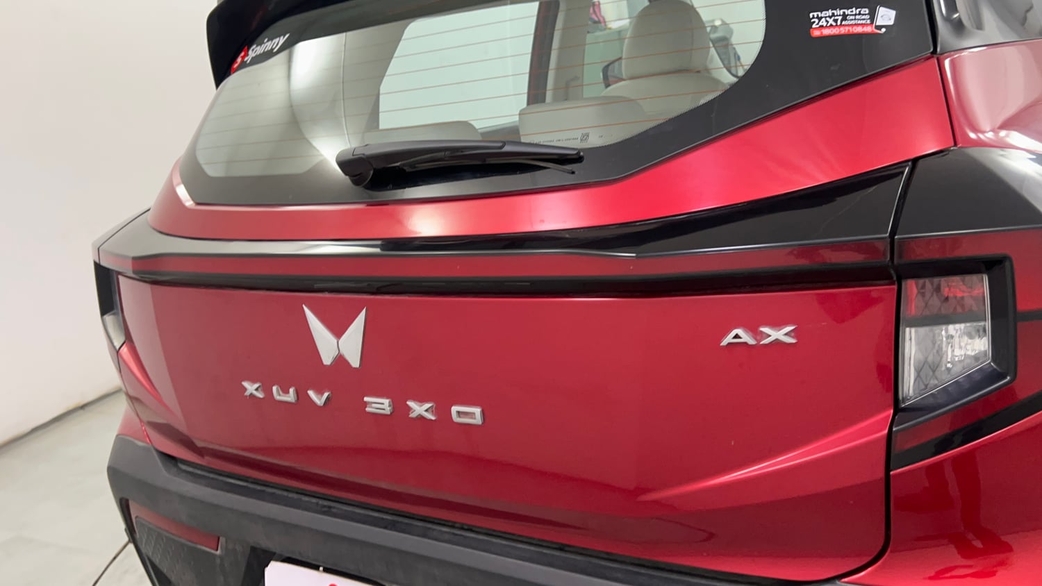 Used 2024 Mahindra XUV 3XO AX7 1.2 Petrol AT Petrol Automatic dents MINOR SCRATCH