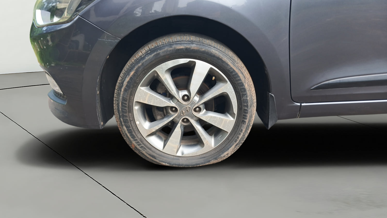 Used 2015 Hyundai Elite i20 Asta 1.2 Petrol Manual tyres LEFT FRONT TYRE RIM VIEW