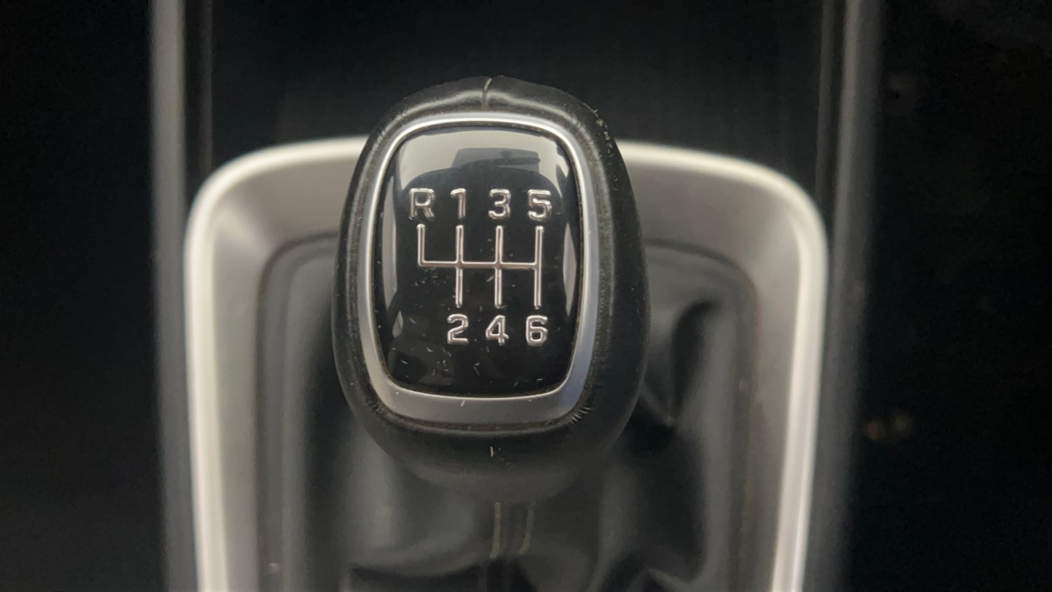 Used 2021 Hyundai Venue SX 1.0 Turbo Petrol Manual interior GEAR  KNOB VIEW