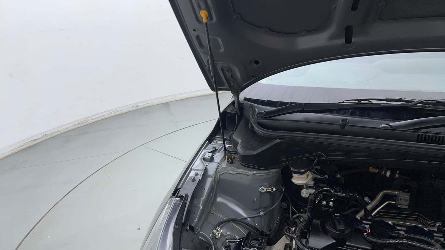 Used 2024 Hyundai New i20 Sportz 1.2 IVT Petrol Automatic engine ENGINE RIGHT SIDE HINGE & APRON VIEW
