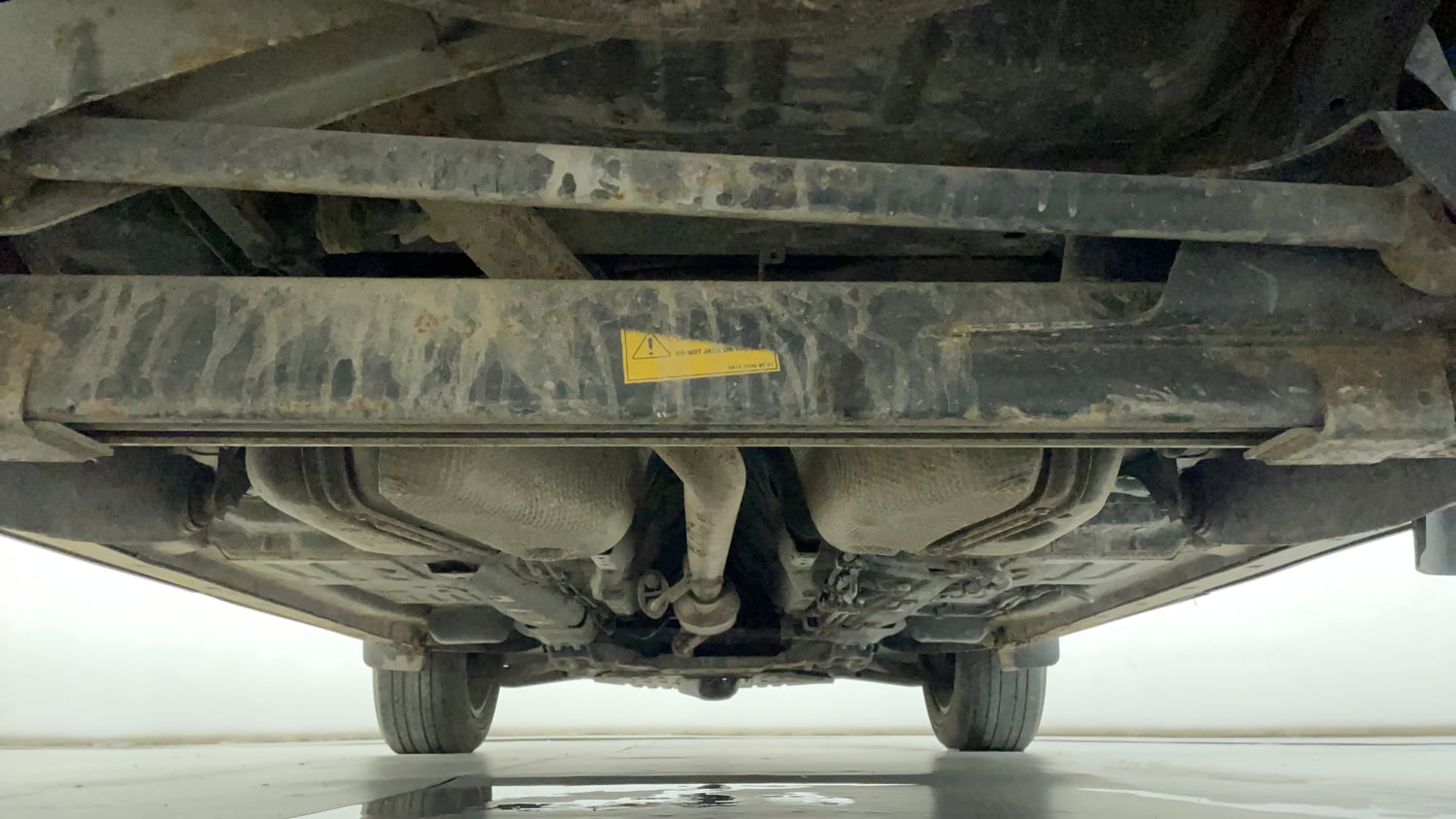Used 2022 Tata Harrier XZ Plus Dark Edition Diesel Manual extra REAR UNDERBODY VIEW (TAKEN FROM REAR)