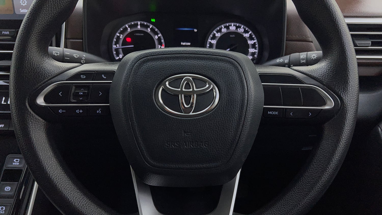 Used 2024 Toyota Innova Hycross GX (O) 7 STR Petrol Automatic top_features Airbags