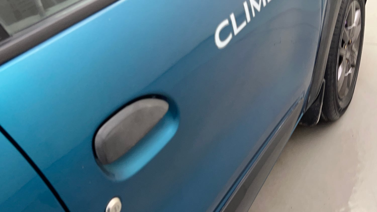 Used 2019 Renault Kwid CLIMBER 1.0 Opt Petrol Manual dents MINOR SCRATCH