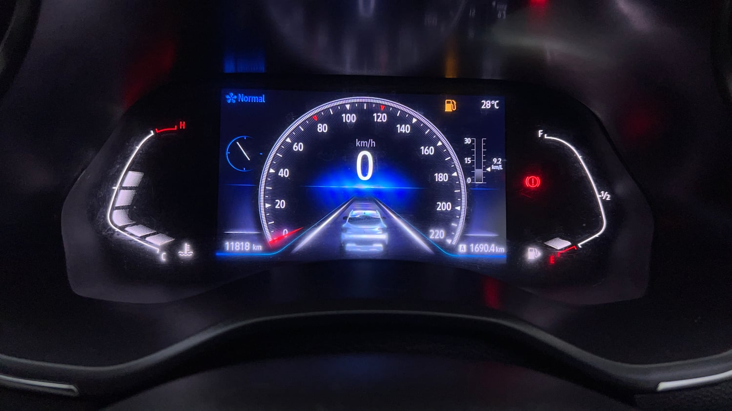 Used 2023 Renault Kiger RXZ MT Petrol Manual interior CLUSTERMETER VIEW