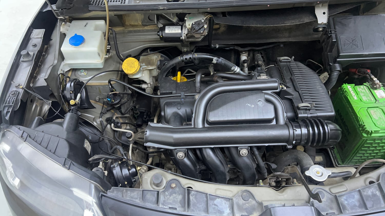 Used 2019 Renault Kwid 1.0 RXT AMT Opt Petrol Automatic engine ENGINE RIGHT SIDE VIEW