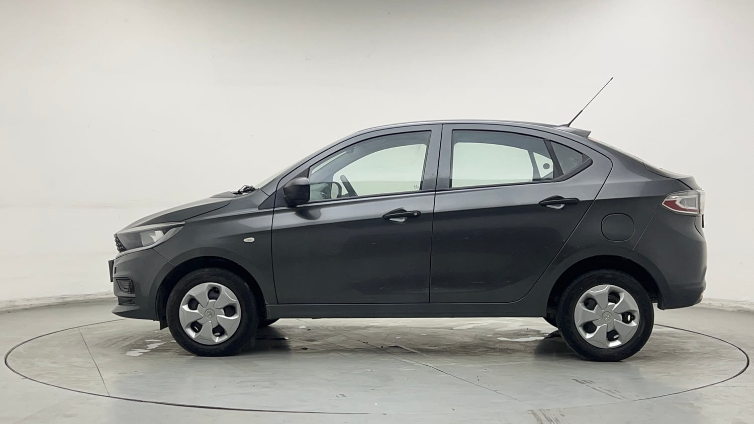 Used 2024 Tata Tigor XM iCNG Cng Manual exterior LEFT SIDE VIEW